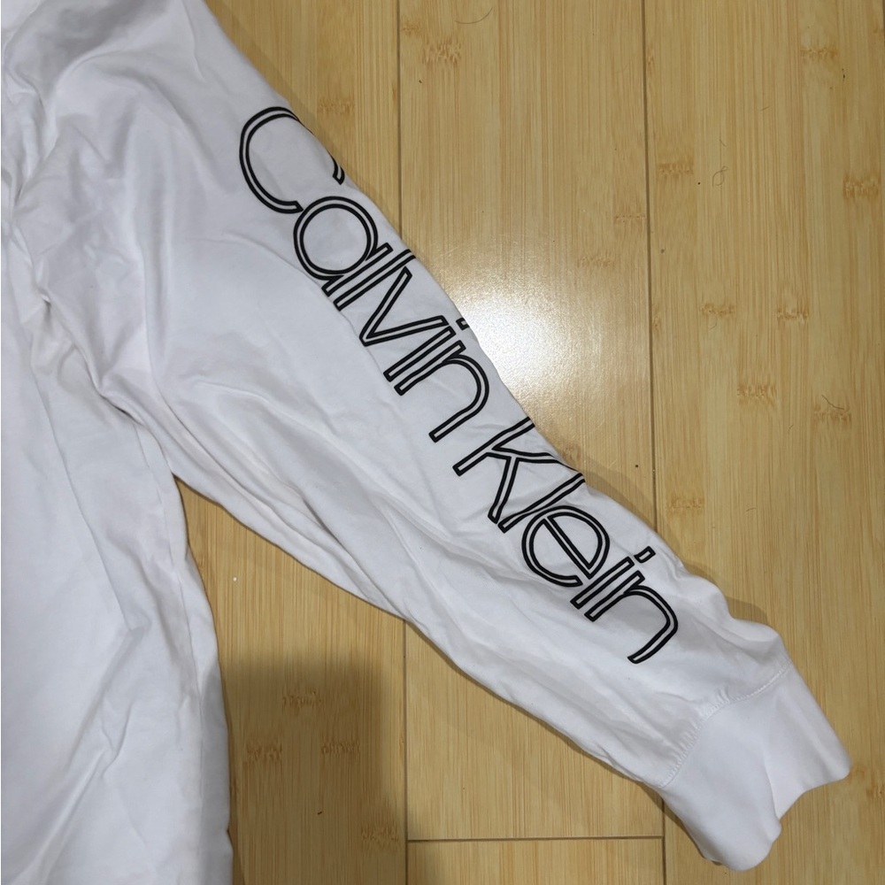 Calvin Klein White Long Sleeve Tee with Sleeve Logo - Picture 3 of 3